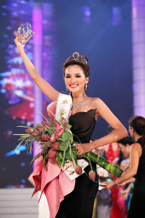 Diễm Hương đã từng đại diện cho Việt Nam dự thi Hoa hậu trái đất 2010